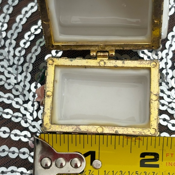 1960s Ceramic Birdhouse Trinket Box with Yellow Bird - Picture 8 of 13